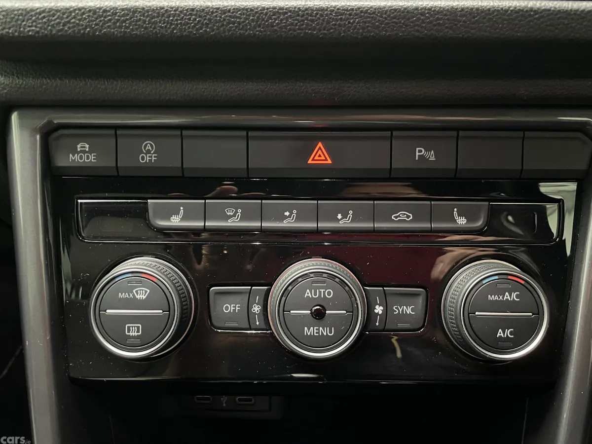 Volkswagen T-Roc Hatchback, Diesel, 2022, White