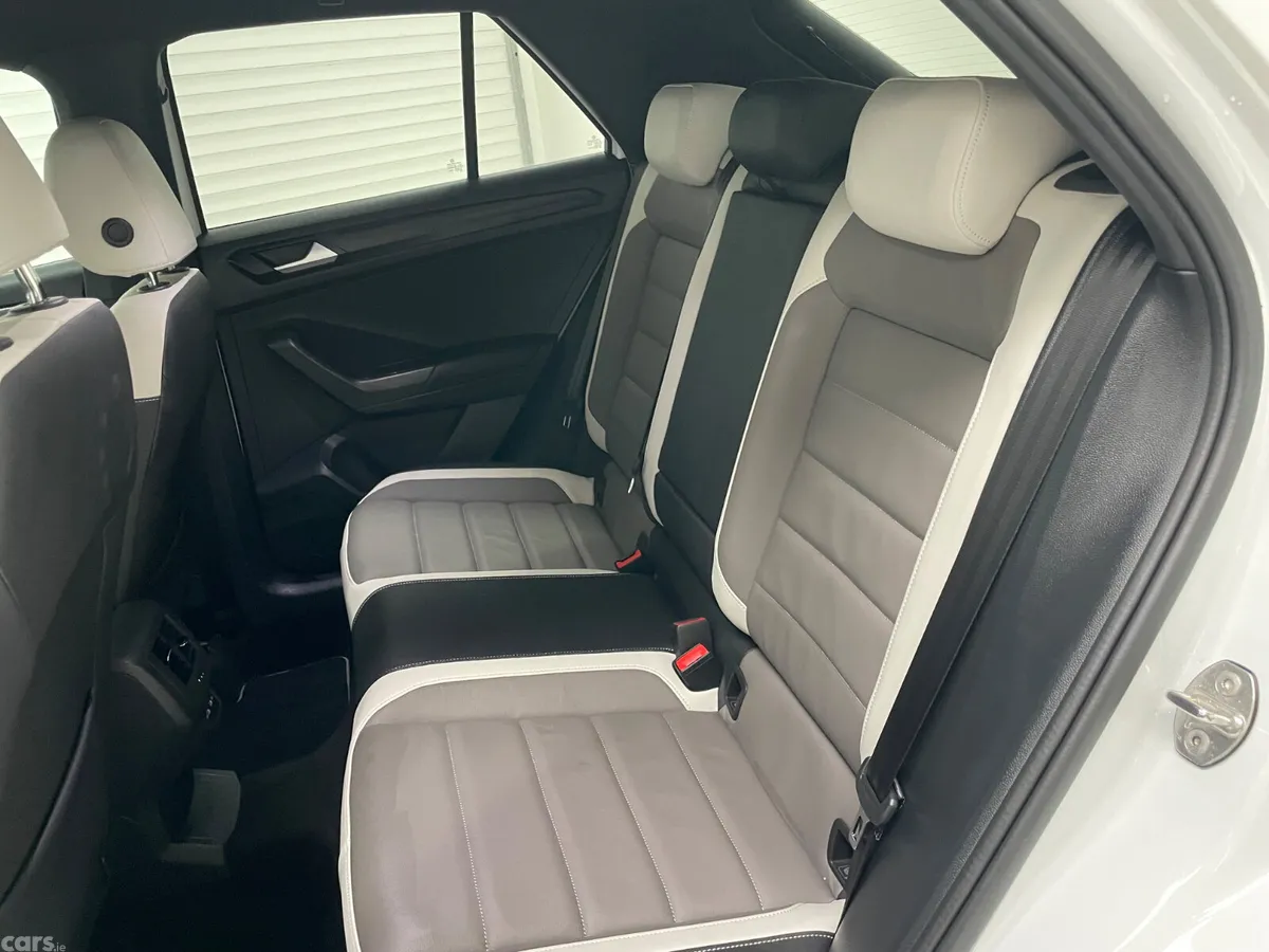 Volkswagen T-Roc Hatchback, Diesel, 2022, White