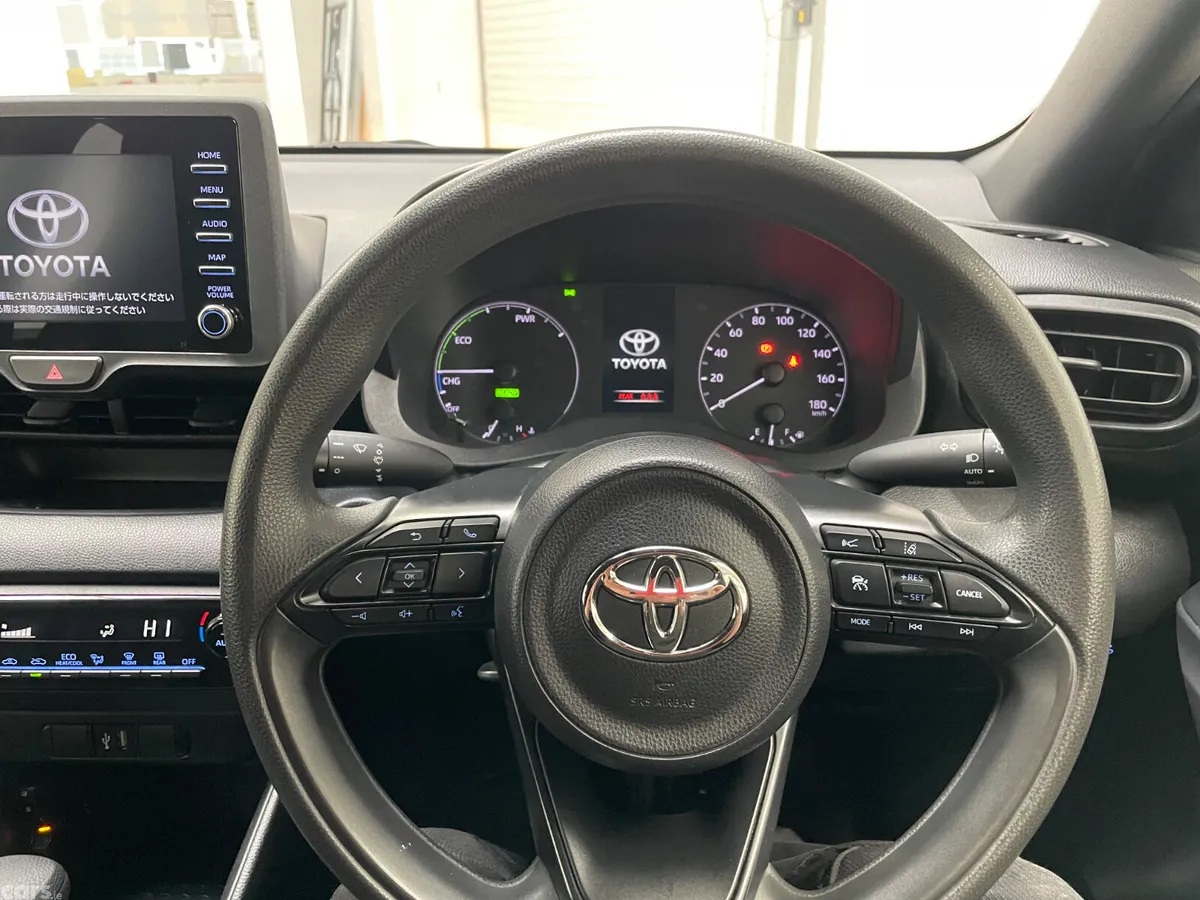 Toyota Yaris Hatchback, Petrol Hybrid, 2022, Blue