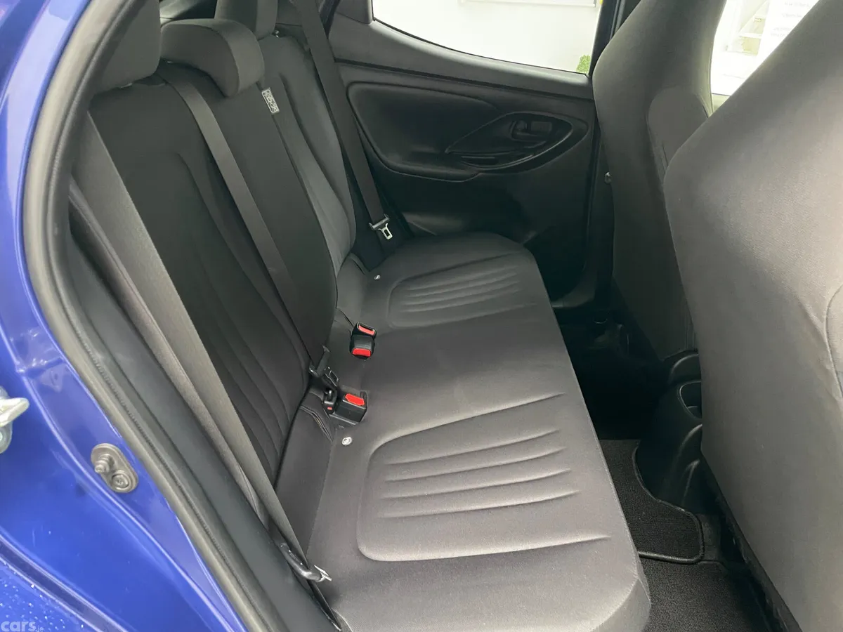Toyota Yaris Hatchback, Petrol Hybrid, 2022, Blue