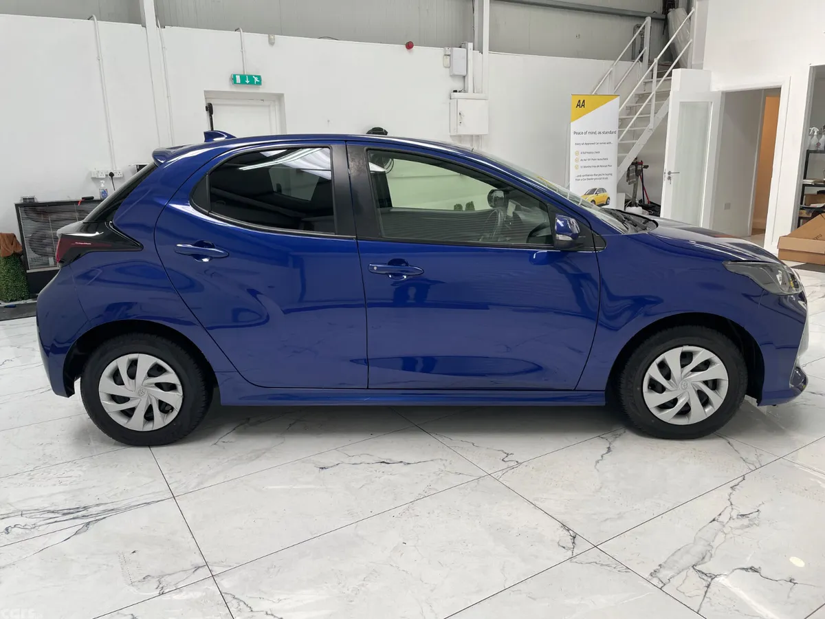 Toyota Yaris Hatchback, Petrol Hybrid, 2022, Blue
