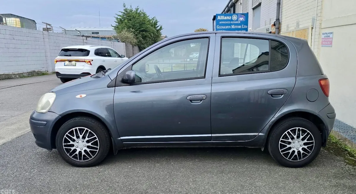 Toyota Yaris Hatchback, Petrol, 2005, Blue