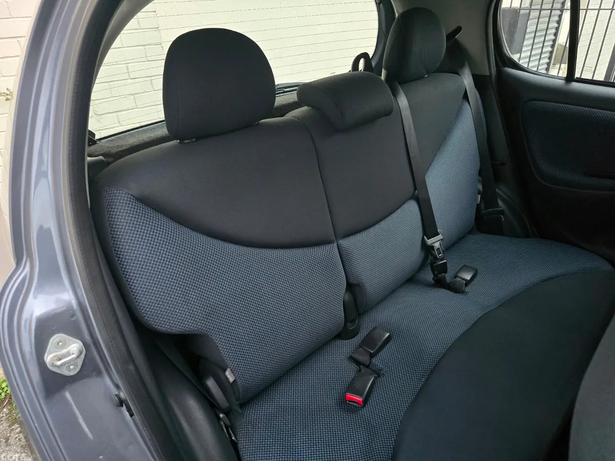 Toyota Yaris Hatchback, Petrol, 2005, Blue