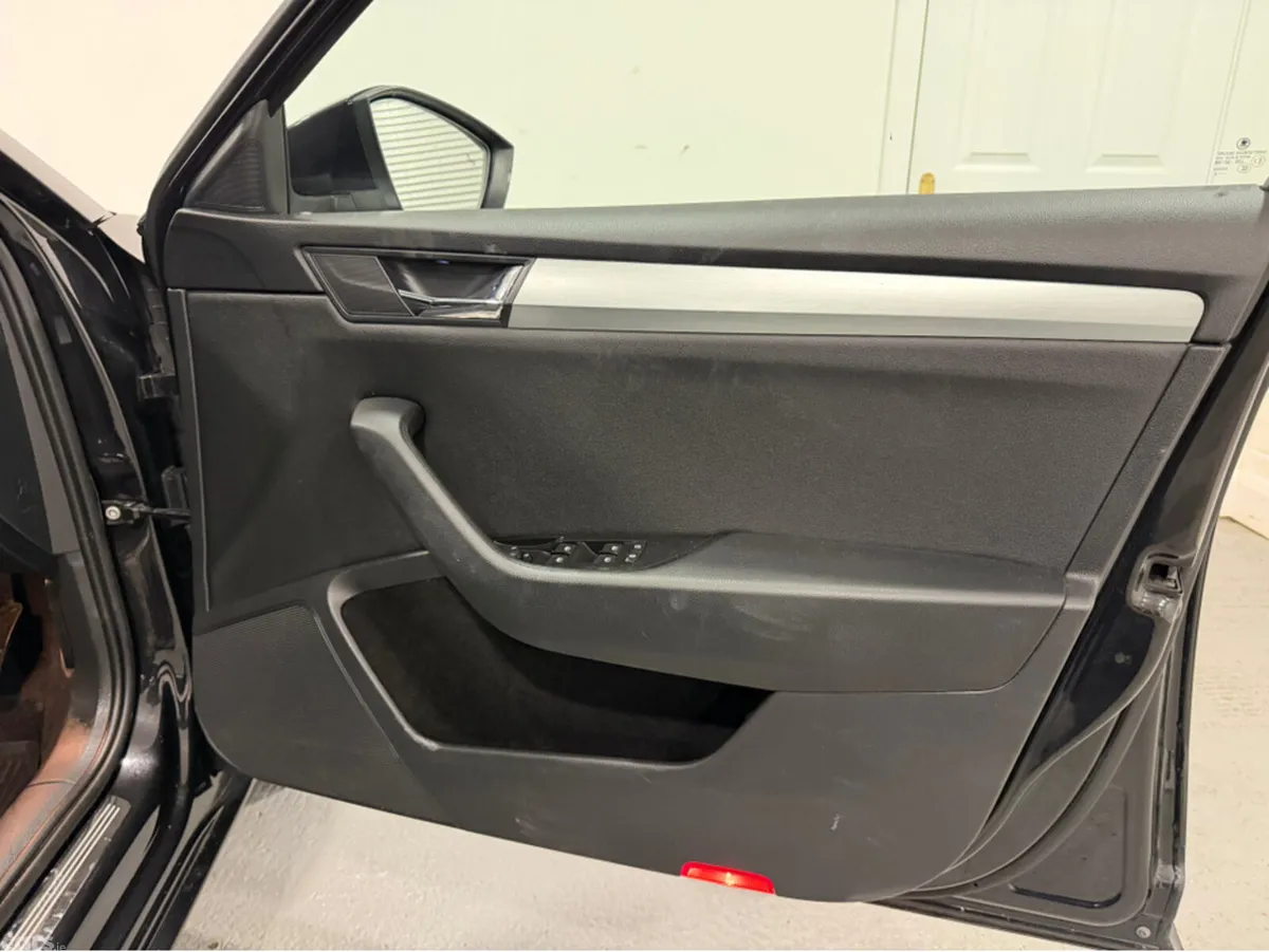 Skoda Superb Hatchback, Diesel, 2019, Black