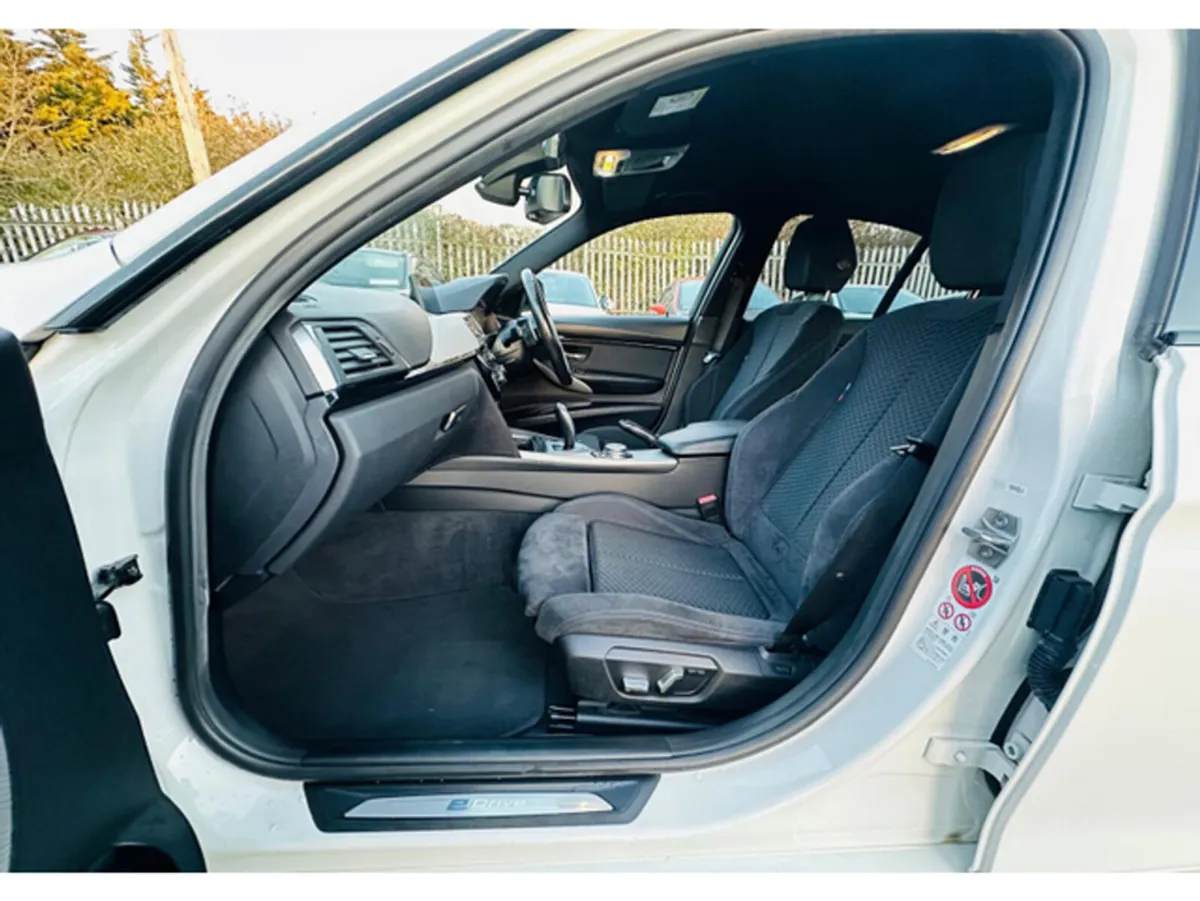 BMW 3-Series Saloon, Petrol Plug-in Hybrid, 2016, White