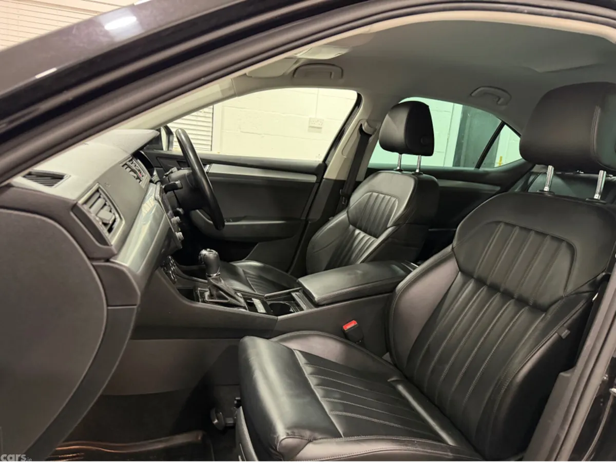 Skoda Superb Hatchback, Diesel, 2019, Black
