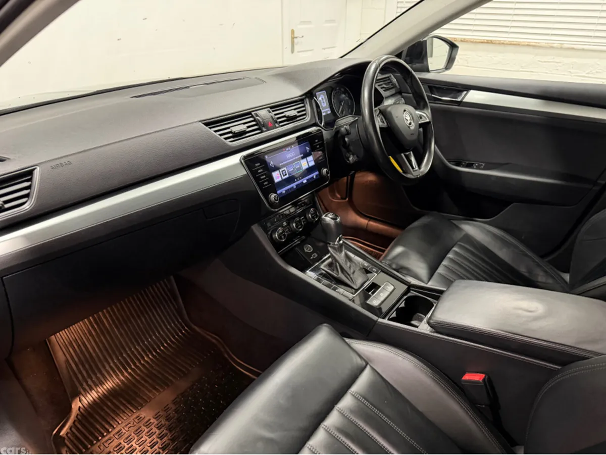 Skoda Superb Hatchback, Diesel, 2019, Black