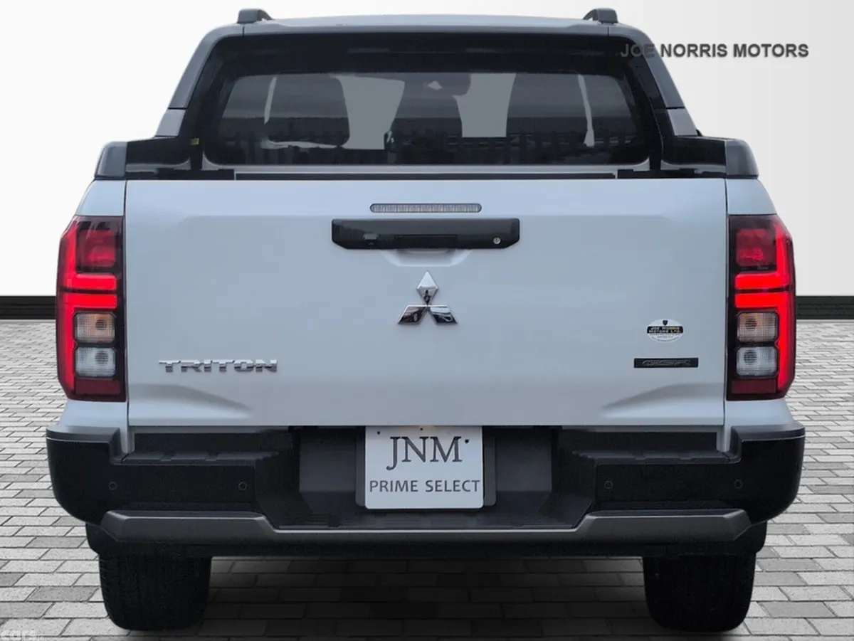 Mitsubishi Other Pick Up, Diesel, 2025, White