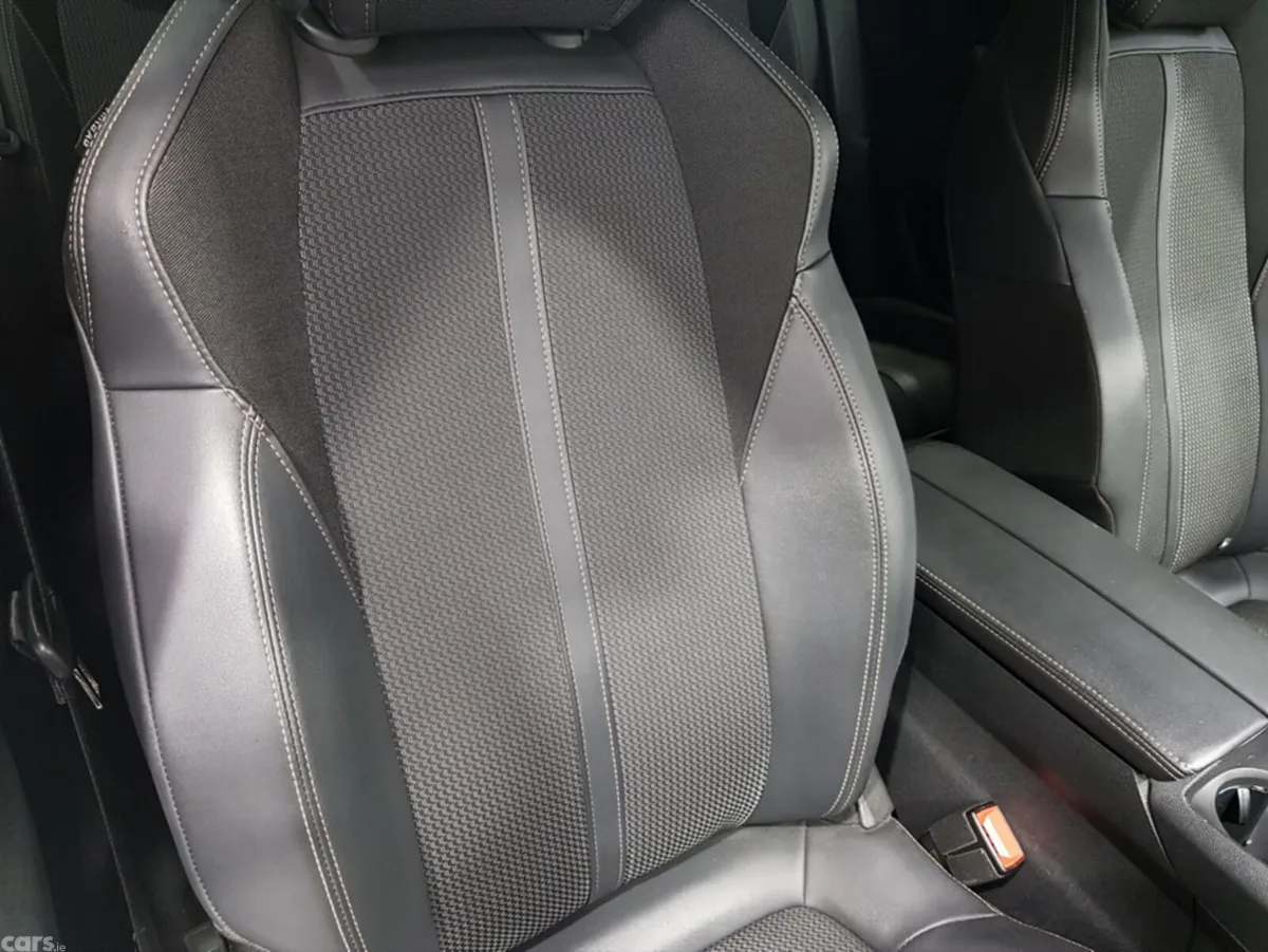 Peugeot 3008 MPV, Diesel, 2024, Red