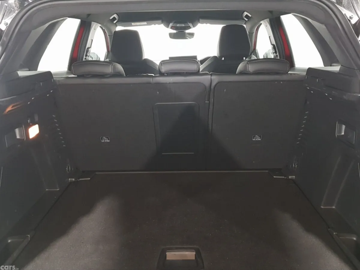 Peugeot 3008 MPV, Diesel, 2024, Red