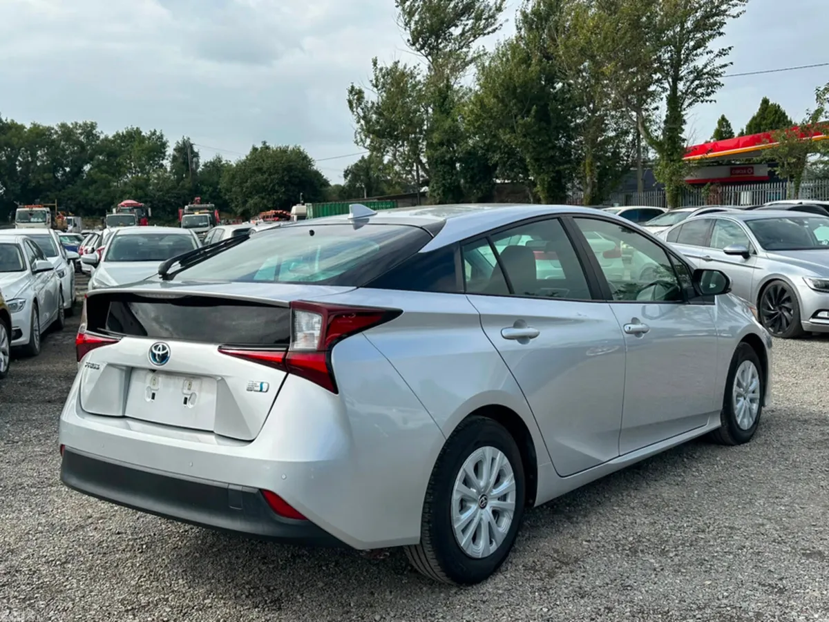 Toyota Prius Hatchback, Petrol Hybrid, 2021, Silver