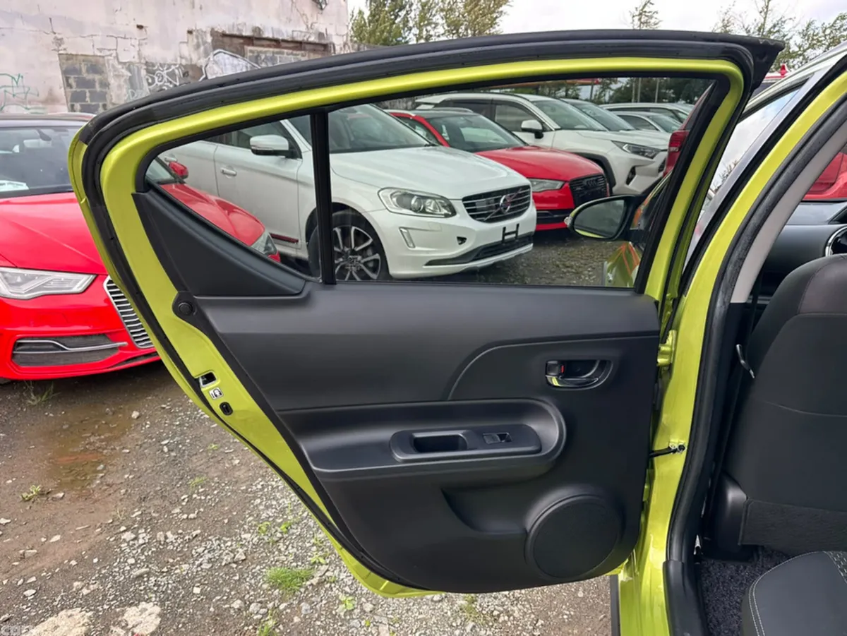 Toyota Aqua Hatchback, Petrol, 2017, Green