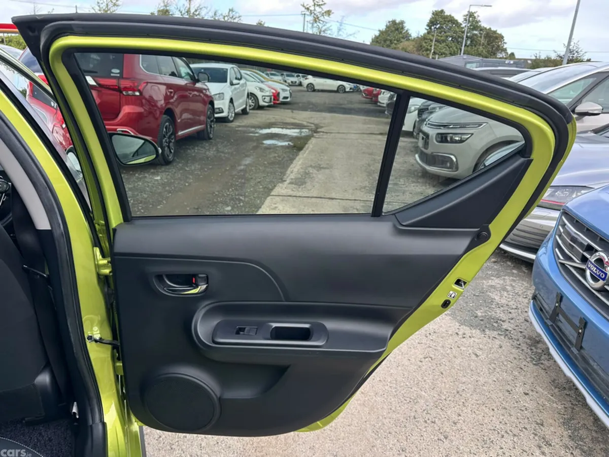Toyota Aqua Hatchback, Petrol, 2017, Green