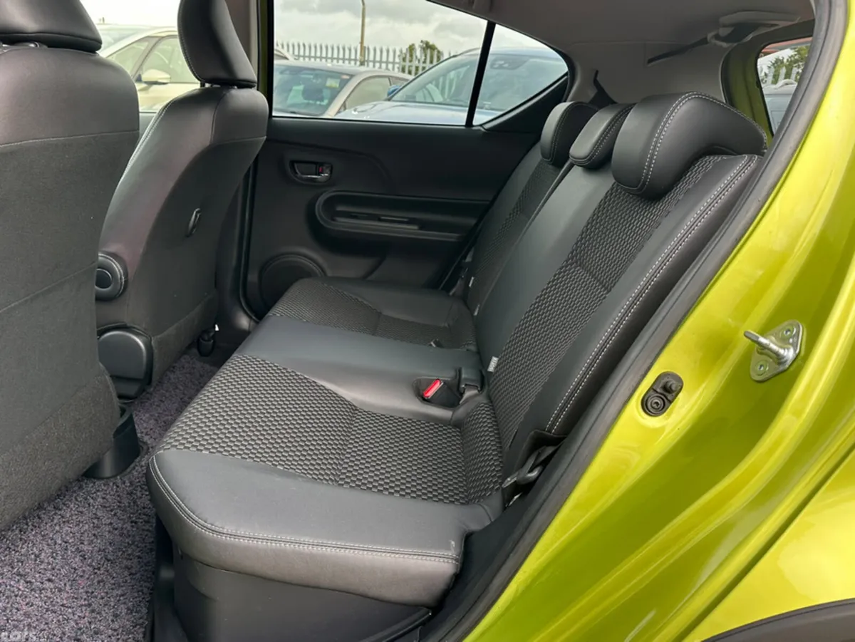 Toyota Aqua Hatchback, Petrol, 2017, Green