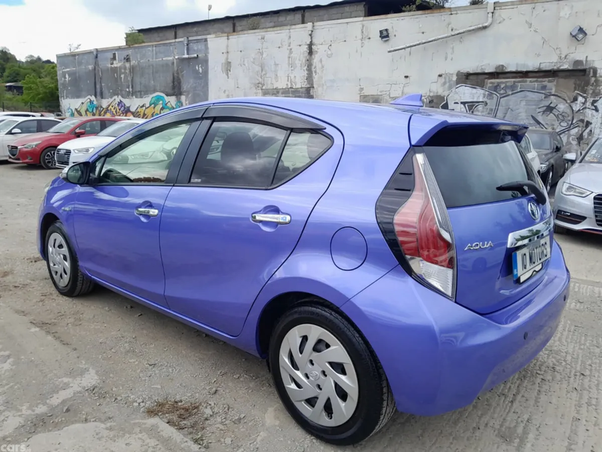 Toyota Aqua Hatchback, Petrol Hybrid, 2016, Blue