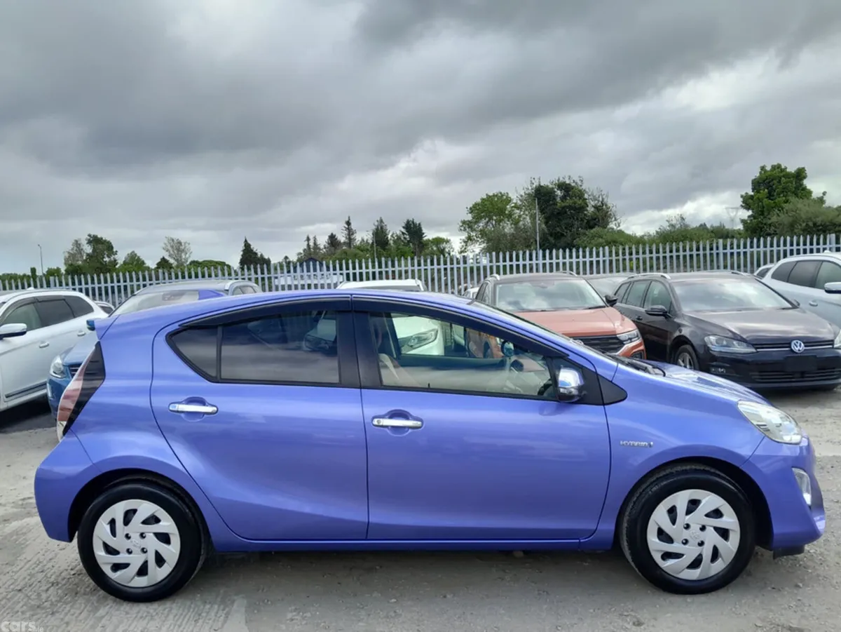 Toyota Aqua Hatchback, Petrol Hybrid, 2016, Blue