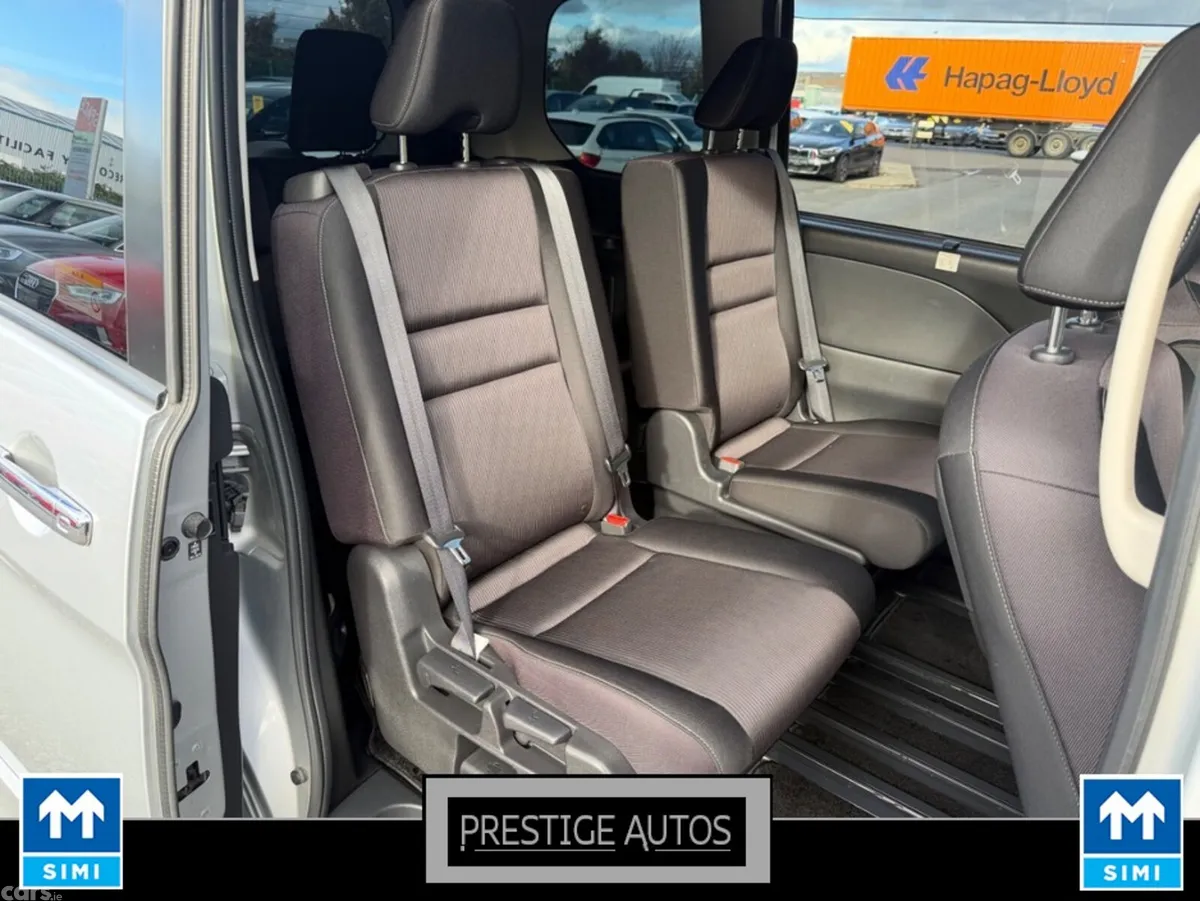 Nissan Serena MPV, Petrol Hybrid, 2018, Silver