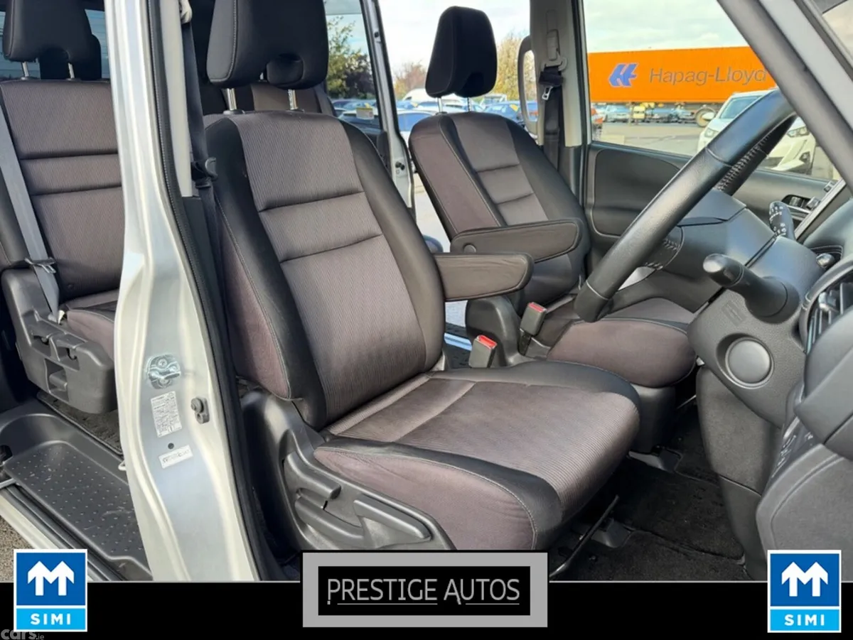 Nissan Serena MPV, Petrol Hybrid, 2018, Silver
