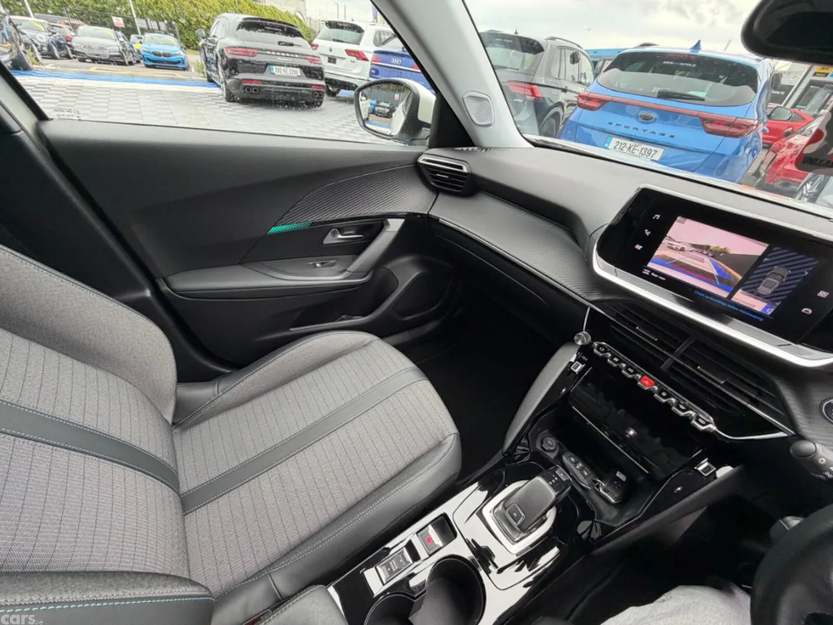 Peugeot 2008 SUV, Petrol, 2021, White