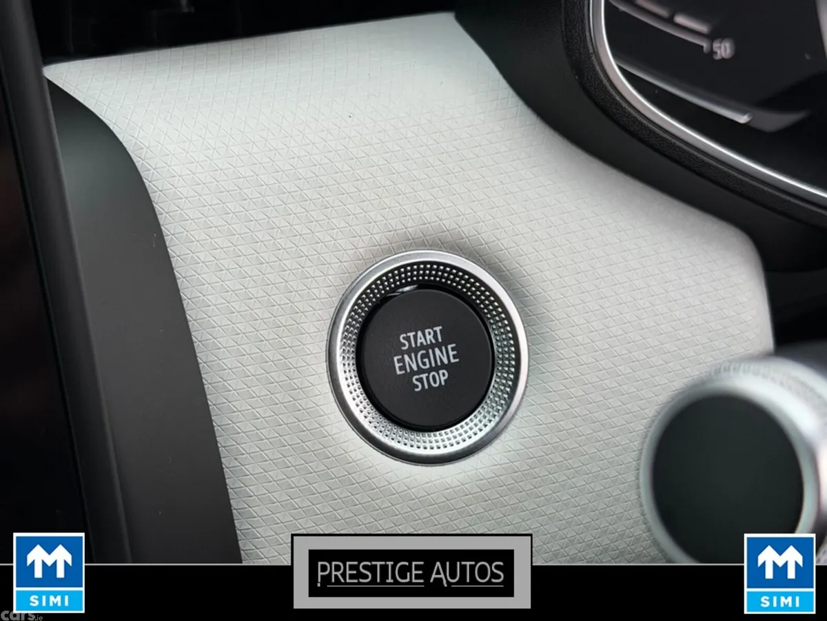 Renault Clio Hatchback, Petrol, 2021, White