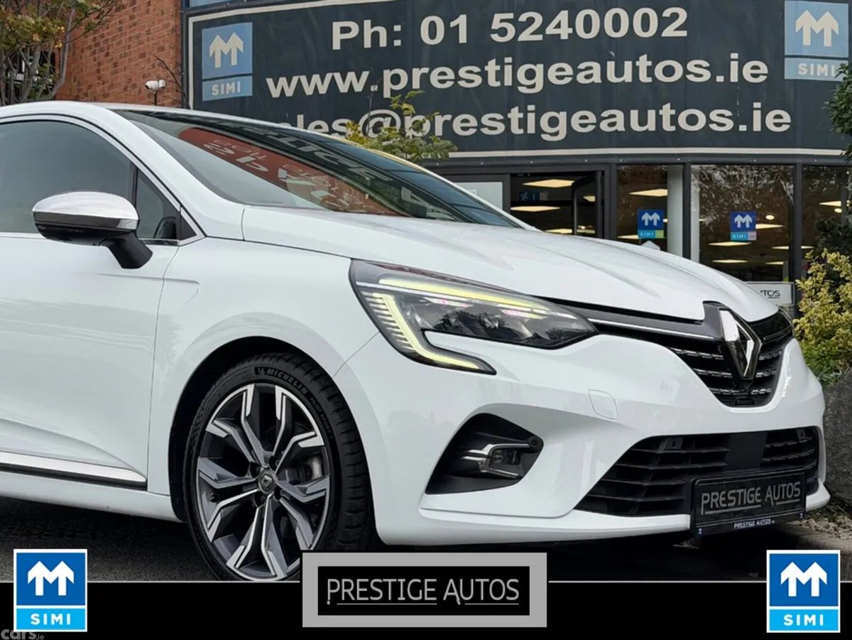 Renault Clio Hatchback, Petrol, 2021, White