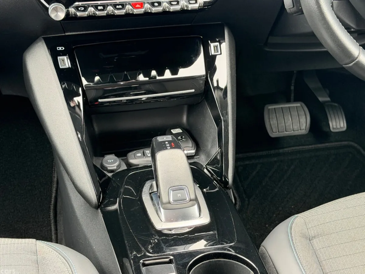 Peugeot 2008 SUV, Petrol, 2021, White