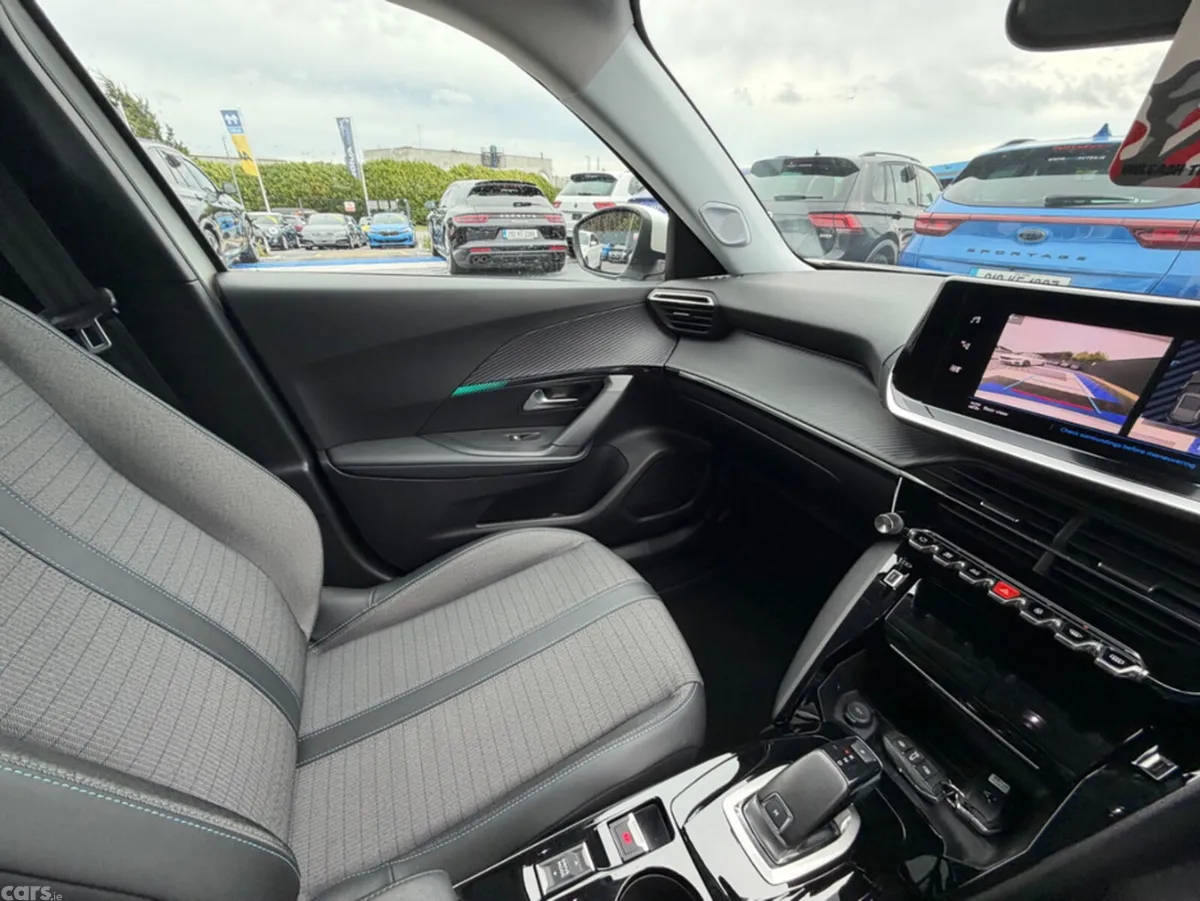 Peugeot 2008 SUV, Petrol, 2021, White