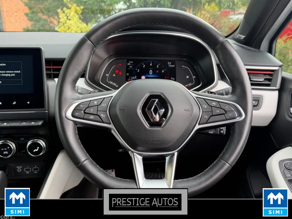 Renault Clio Hatchback, Petrol, 2021, White