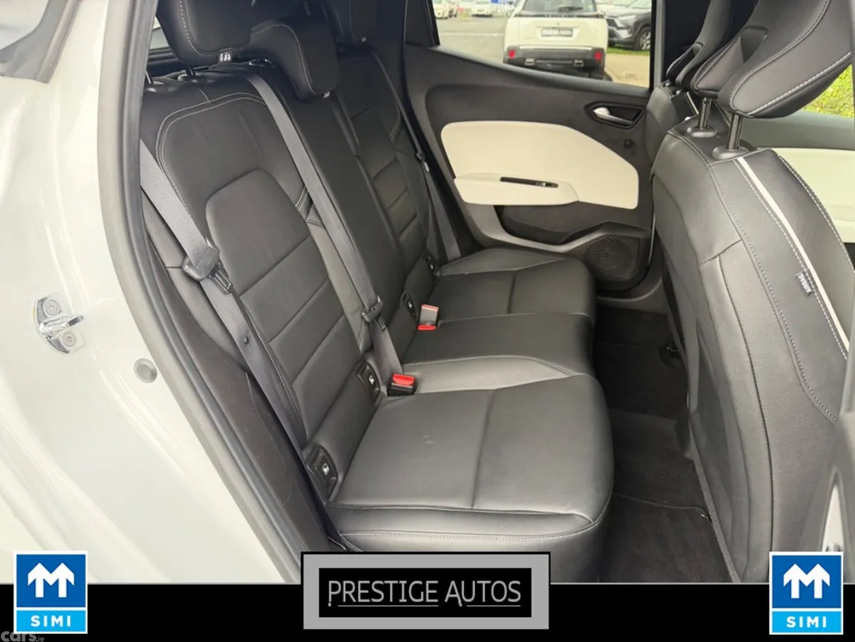 Renault Clio Hatchback, Petrol, 2021, White