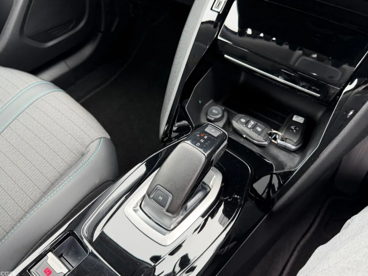 Peugeot 2008 SUV, Petrol, 2021, White