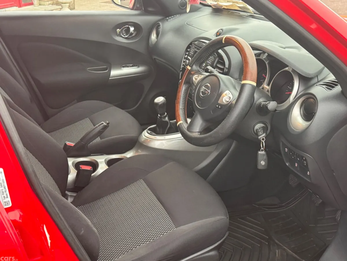 Nissan Juke Hatchback, Petrol, 2015, Red