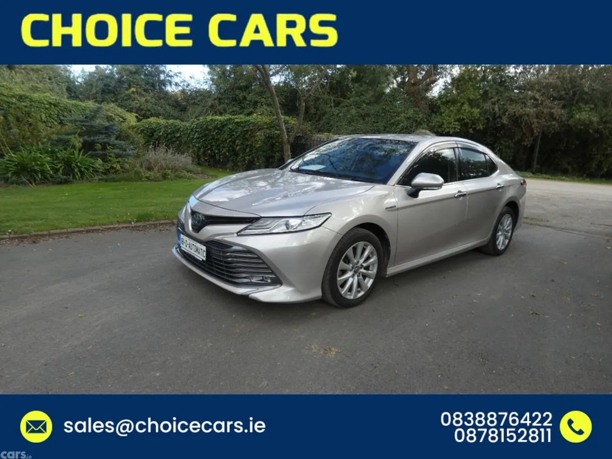 Toyota Camry Hatchback, Petrol Hybrid, 2018, Gold