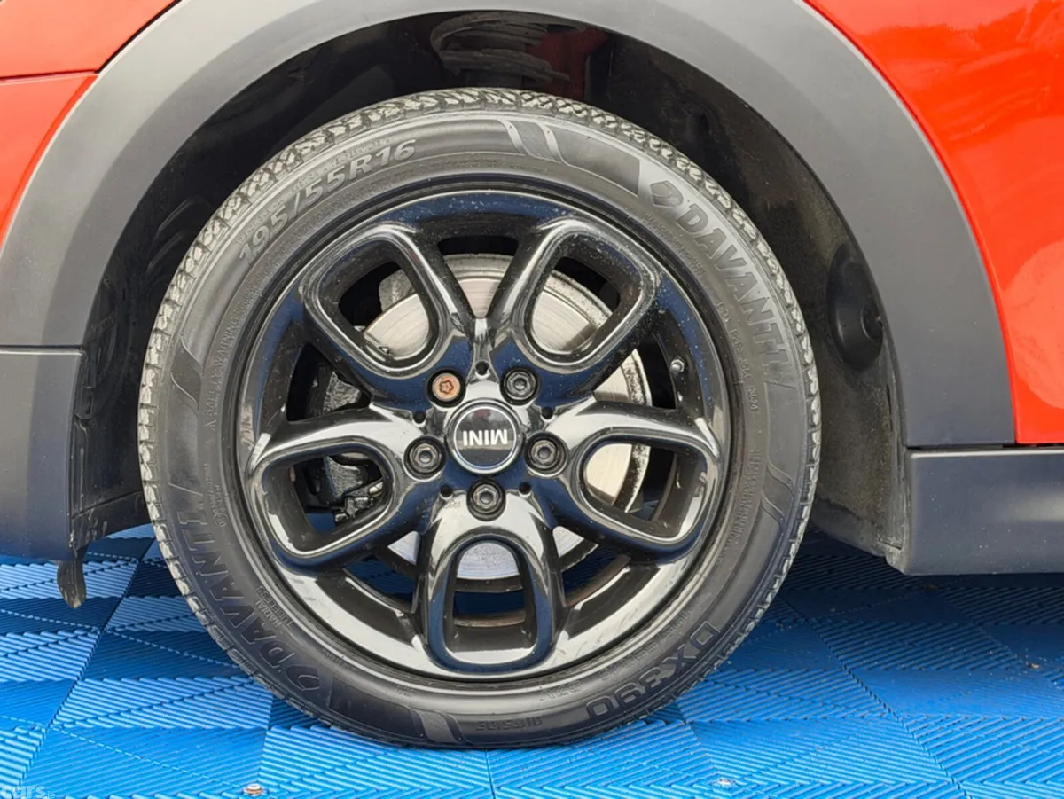 Mini Cooper Hatchback, Diesel, 2018, Orange