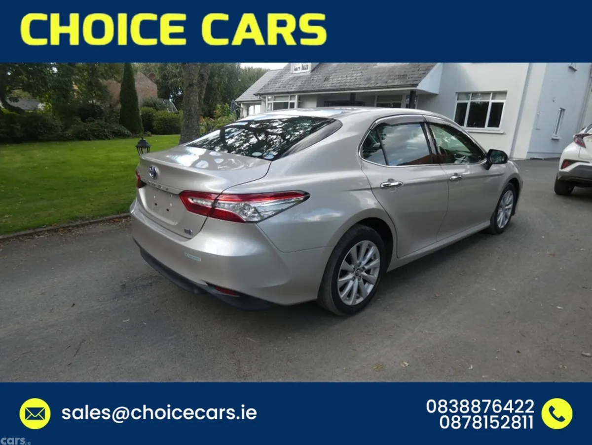 Toyota Camry Hatchback, Petrol Hybrid, 2018, Gold
