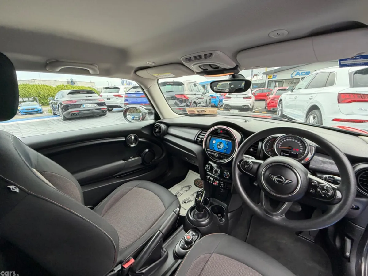Mini Cooper Hatchback, Diesel, 2018, Orange
