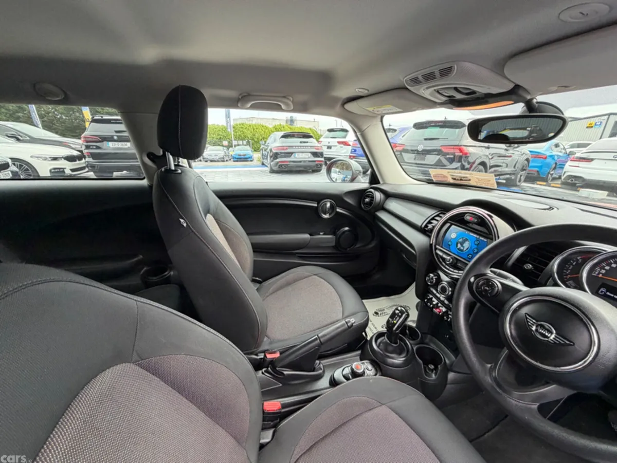 Mini Cooper Hatchback, Diesel, 2018, Orange
