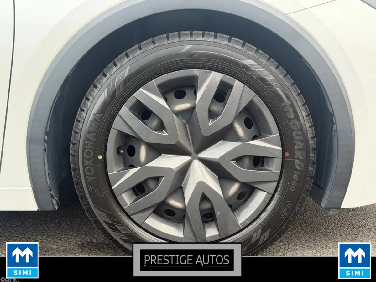 Toyota Prius Saloon, Petrol Hybrid, 2023, White