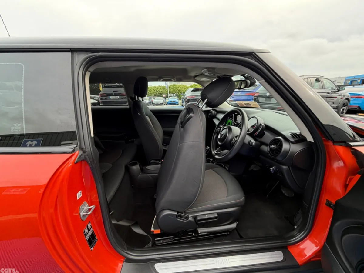 Mini Cooper Hatchback, Diesel, 2018, Orange