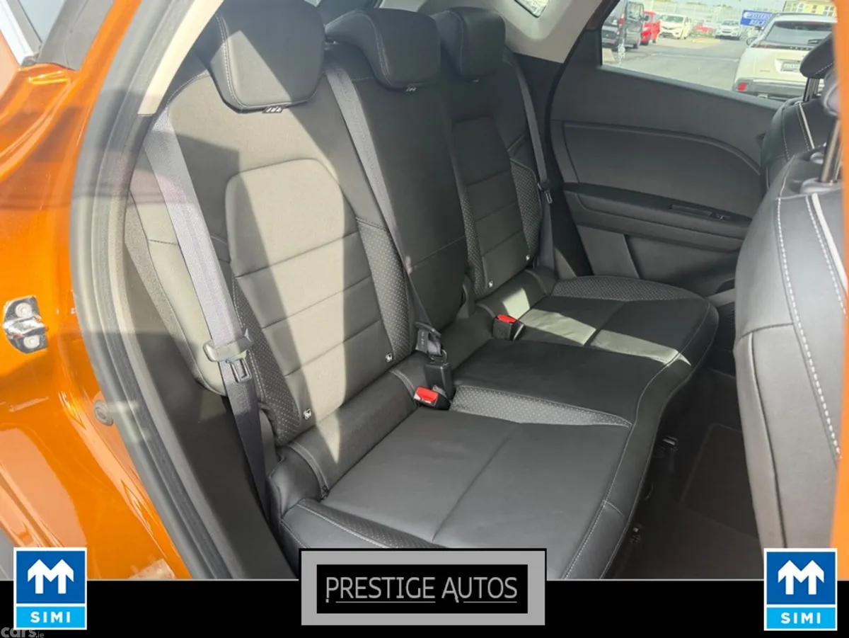 Renault Captur Hatchback, Petrol, 2021, Orange