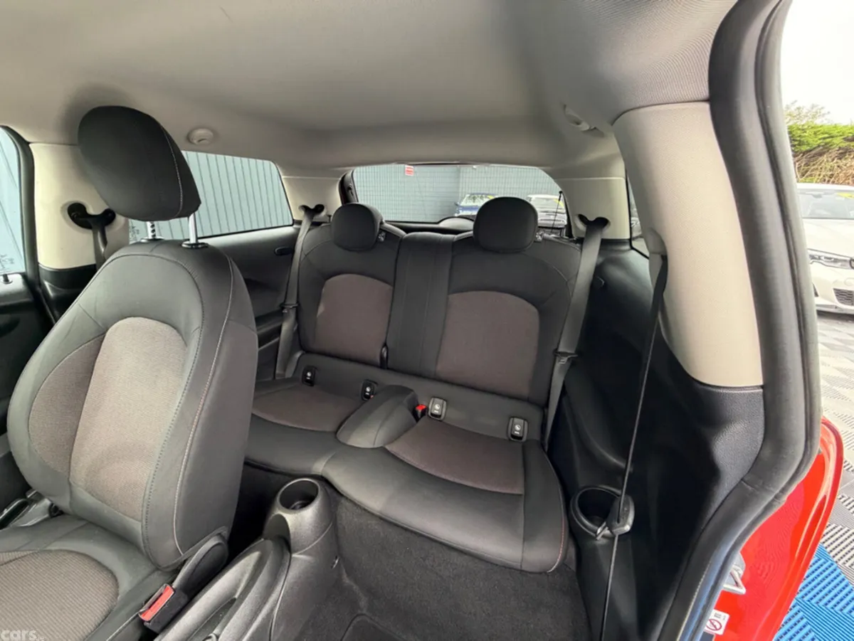 Mini Cooper Hatchback, Diesel, 2018, Orange