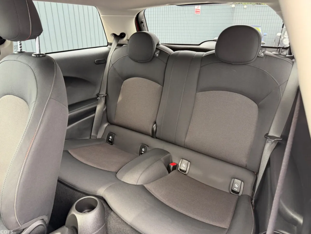 Mini Cooper Hatchback, Diesel, 2018, Orange