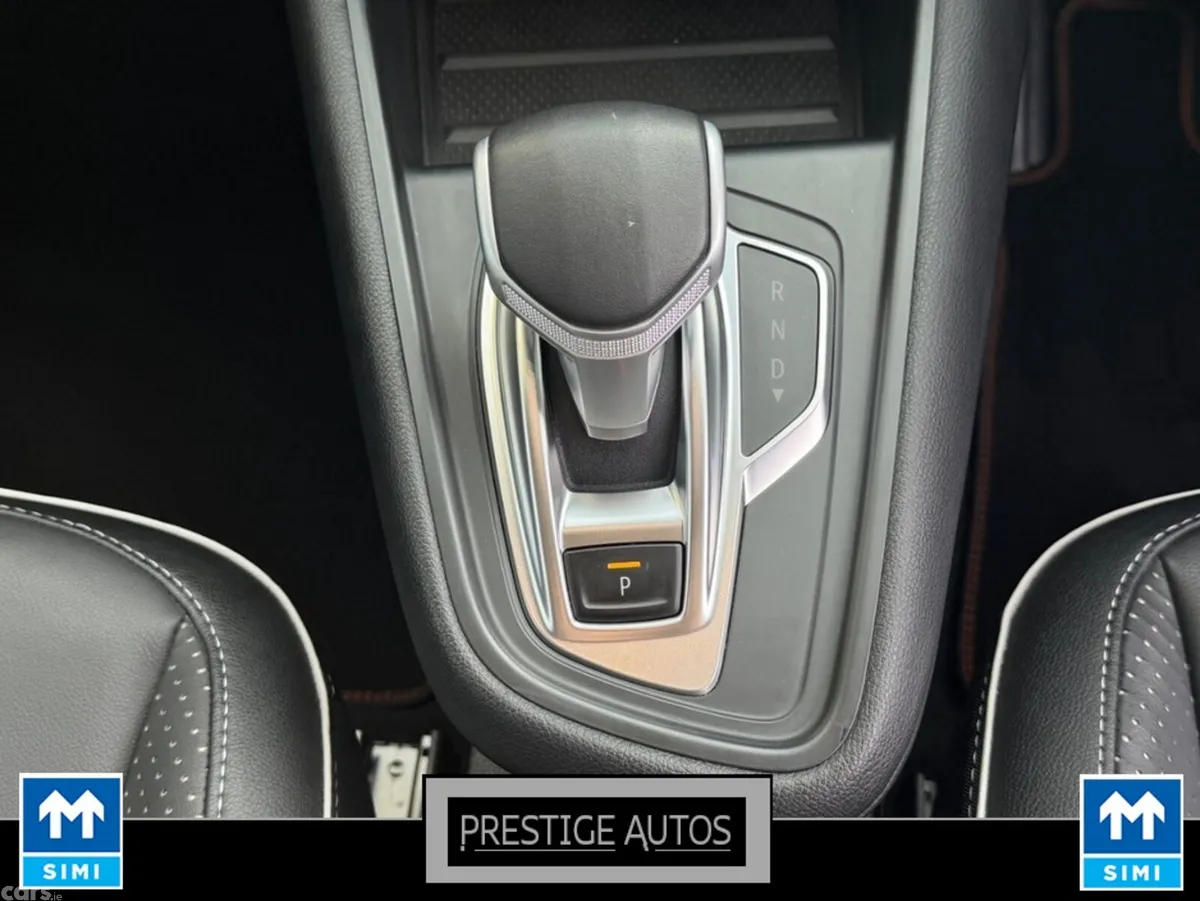 Renault Captur Hatchback, Petrol, 2021, Orange