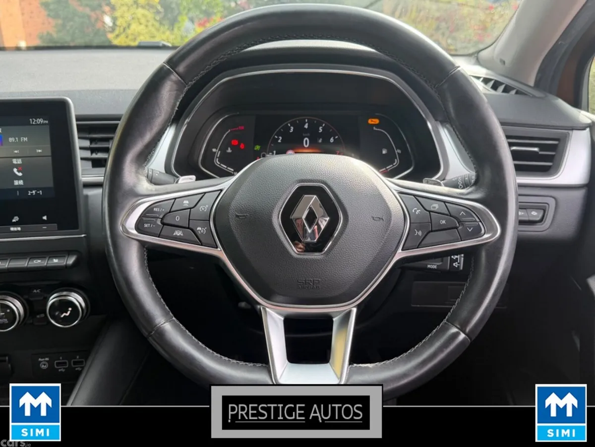 Renault Captur Hatchback, Petrol, 2021, Orange