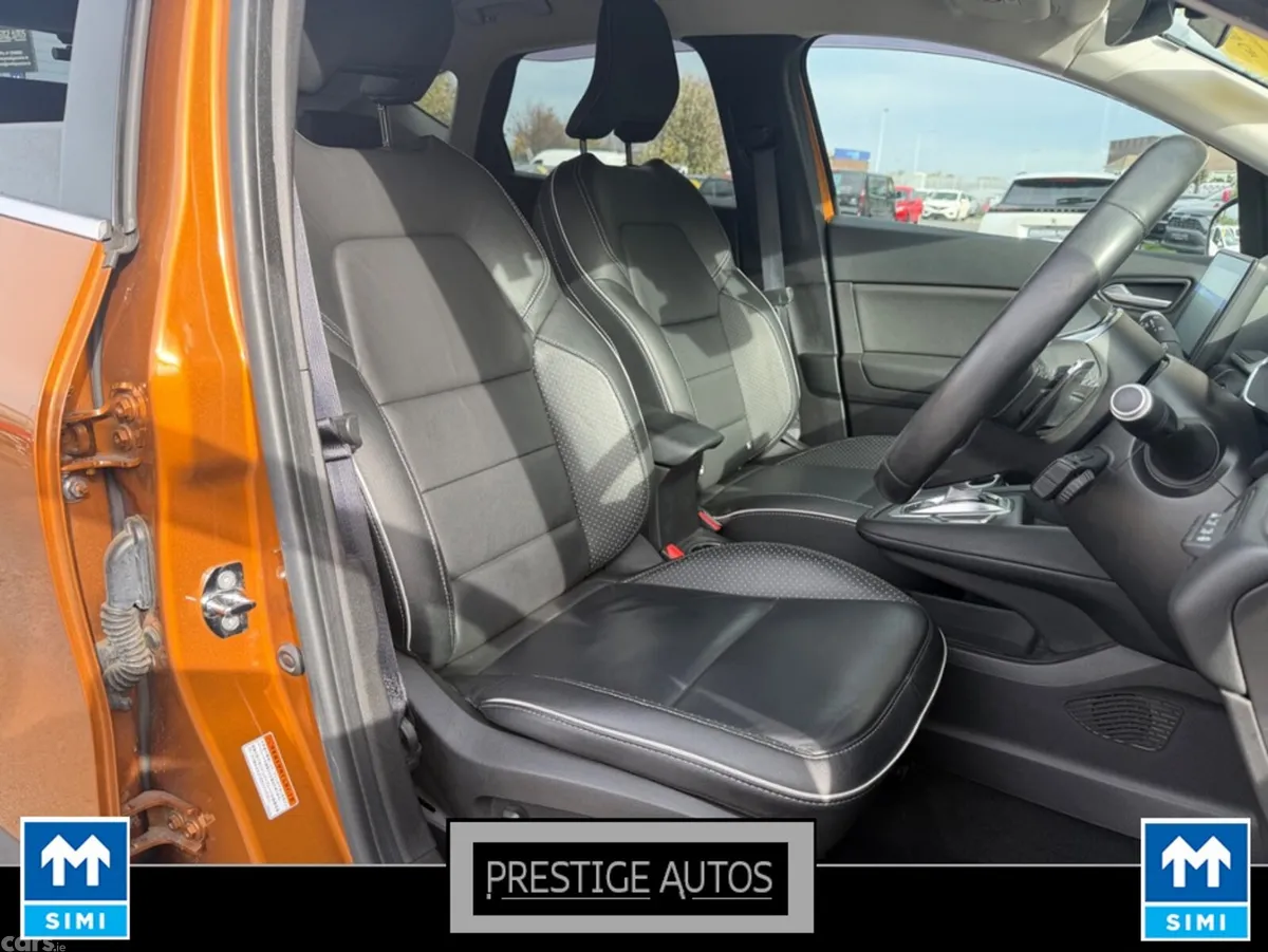 Renault Captur Hatchback, Petrol, 2021, Orange