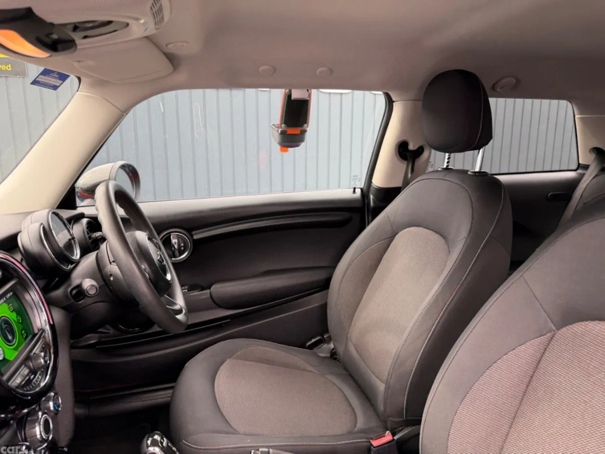 Mini Cooper Hatchback, Diesel, 2018, Orange