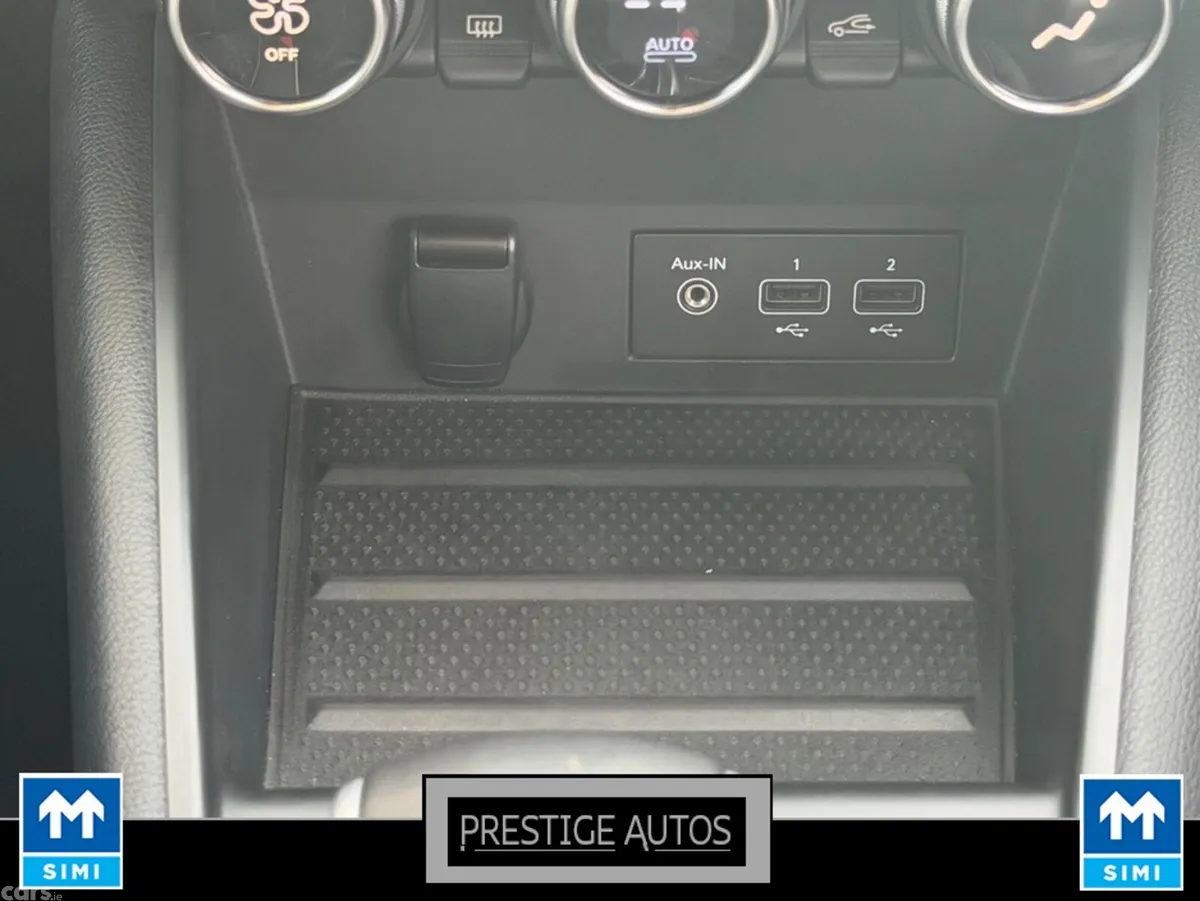 Renault Captur Hatchback, Petrol, 2021, Orange