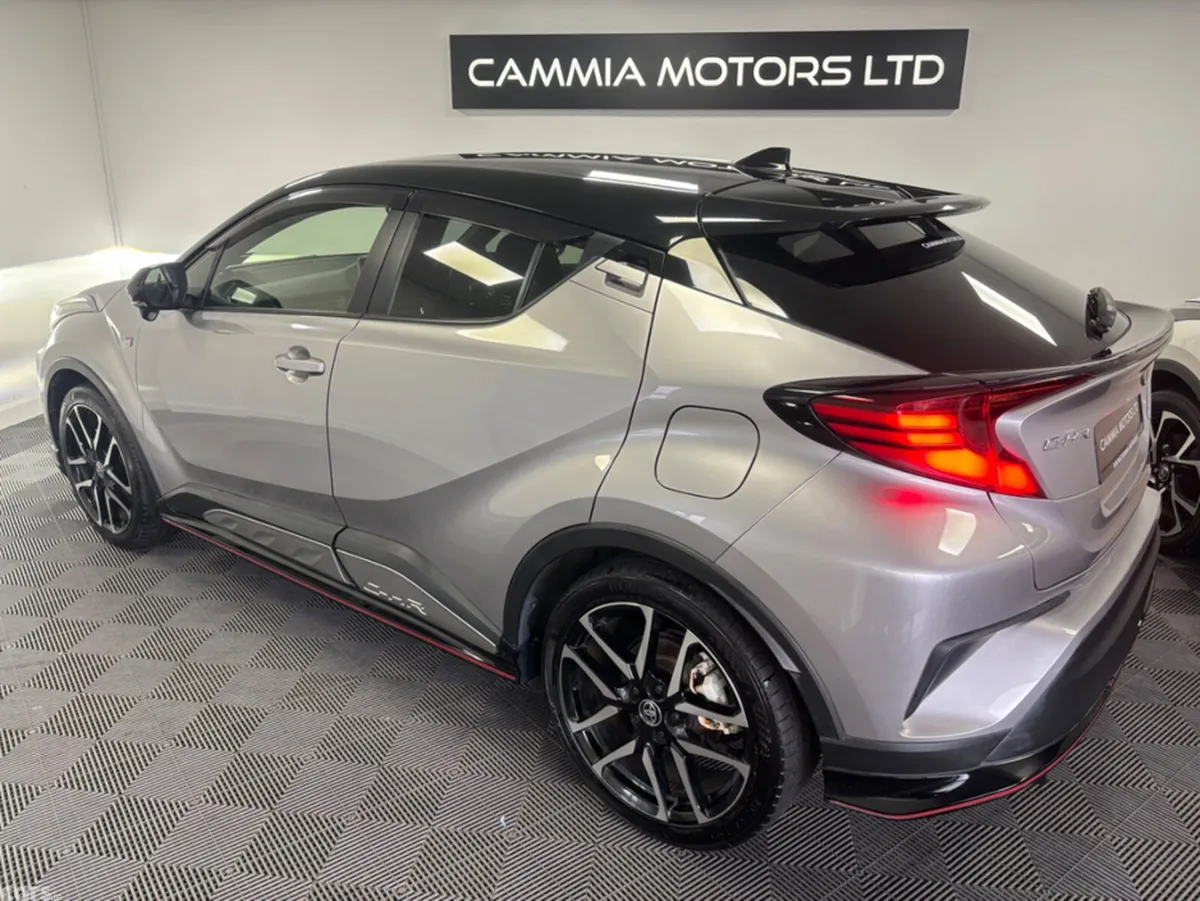 Toyota C-HR SUV, Petrol Hybrid, 2020, Silver