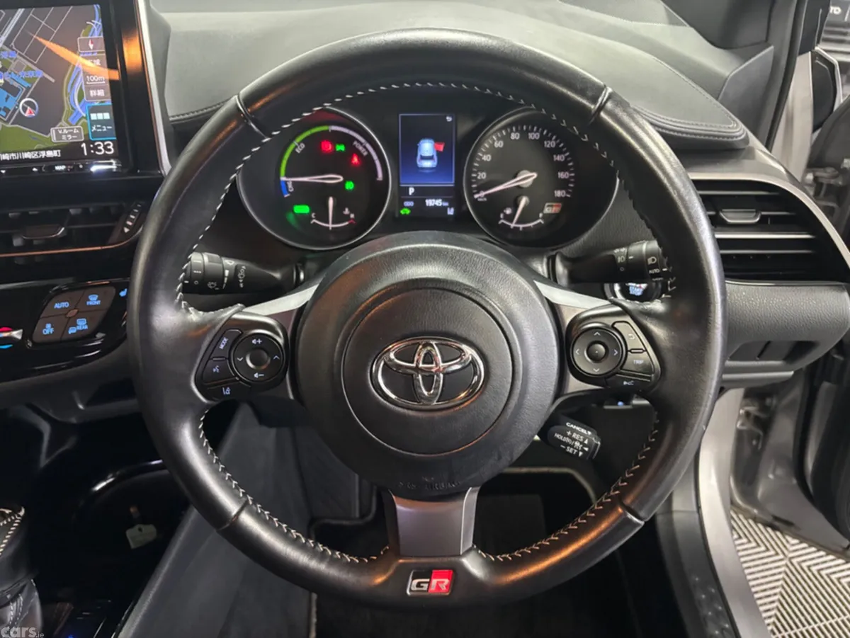Toyota C-HR SUV, Petrol Hybrid, 2020, Silver