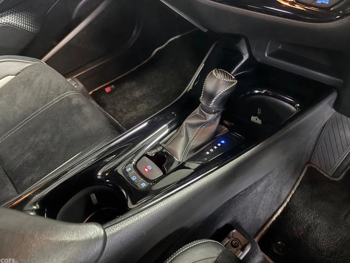 Toyota C-HR SUV, Petrol Hybrid, 2020, Silver
