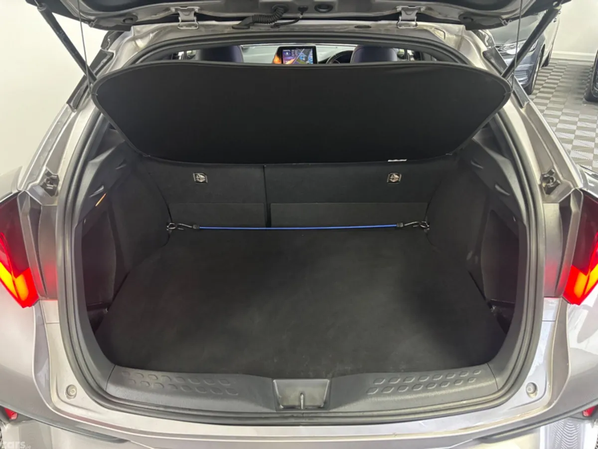 Toyota C-HR SUV, Petrol Hybrid, 2020, Silver